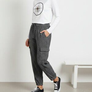 OLD NAVY DRAWSTRING PANTS USED IN A COMMERCIAL MARKETING CAMPAIGN PERFECT (M)